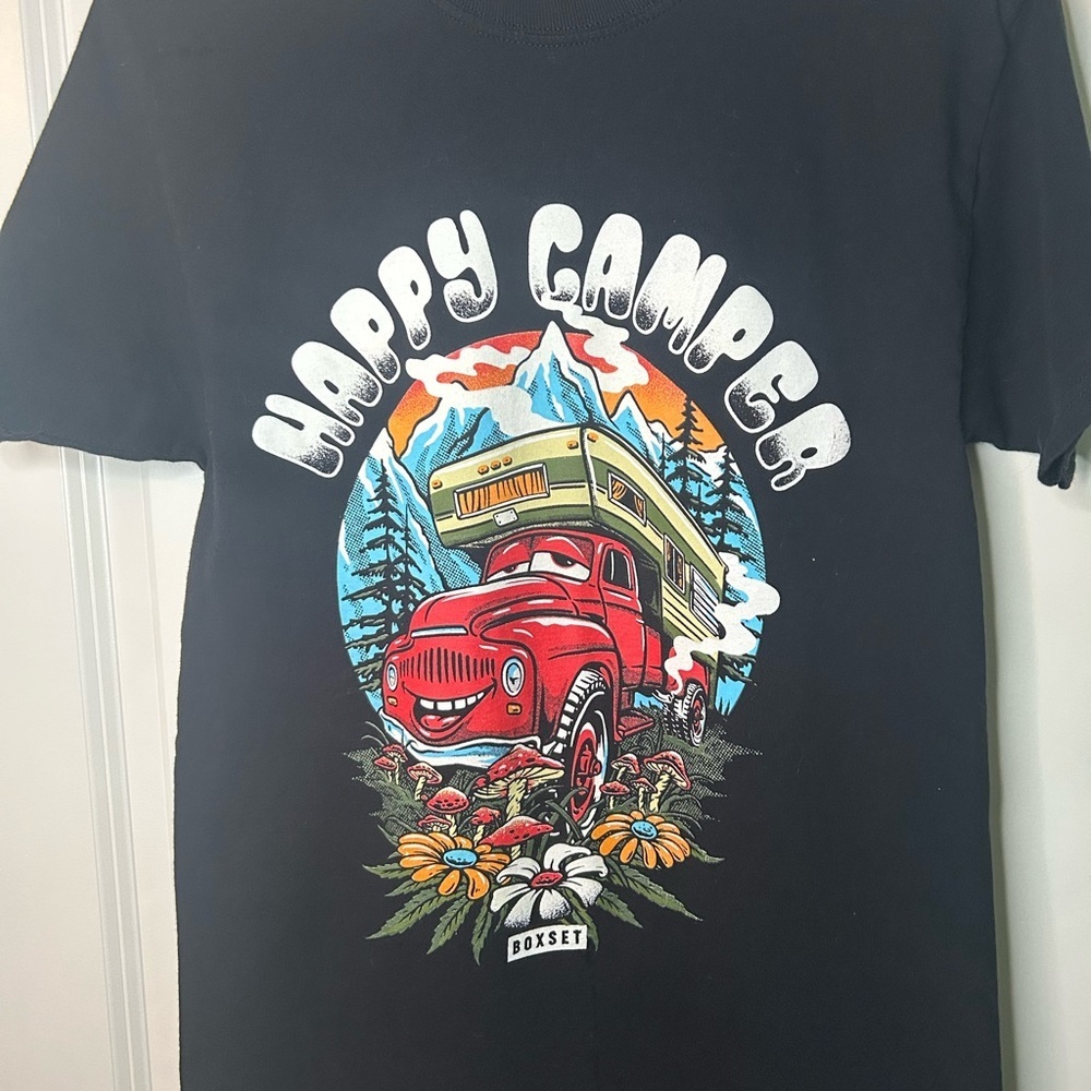 Boxset Happy Camper Graphic T-Shirt Black Gorpcore Nature Cabin Core Small